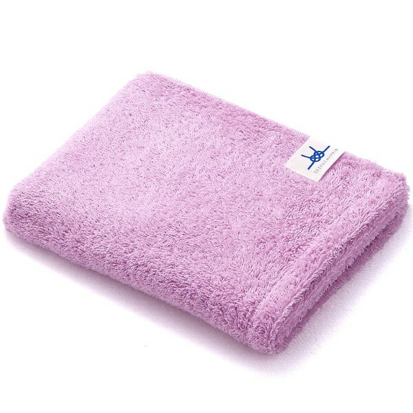 確かな技術と品質管理のもと生産したタオル『瀬戸内逸品』シリーズが登場しました。タオルを生産する際やわらかな風合いにするために一般的には仕上げに柔軟剤が使われています。このタオルではその柔軟剤を使わないことより、かつてない吸水力が実現しました。余計なものを極力カットし、素材そのものが持つ風合いと安心をお届けします。日が落ちた夕方の空、細く白い月の光と空のグラデーションが瀬戸内海に写りこむ、そんな美しい情景をタオルに表現しました。シンプルながらも上品な配色で、贈り物にも喜ばれる1枚です。●フルフィーコットン：タオル美術館グループのスタンダード・クオリティ。タオルに求められる機能性であるソフトな風合い、優れた吸水性だけではなく毛羽の発生を格段に抑制した環境にも人にもやさしい綿糸です。