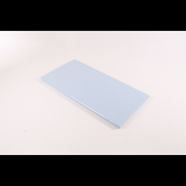 4色のカラーバリエーションがあり、用途別に使い分けできるまな板です。合成ゴム製で、サイズは500×250×15mmです。