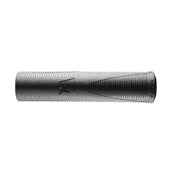 SWITCHBACK MTB GRIPS GREY L-127mm 22/22mm SEBSタイプ：MTB/クロスバイク/ロードバイク/シティサイクル色[カラー]：グレー材質[素材]：SEBS仕様：非貫通内容量[数量]：左右セット内径：φ22/22mm型番：02646使用上の注意：ゴム製品の性質上、寸法に若干の誤差がある場合があります。予めご了承ください。長さ：127mm