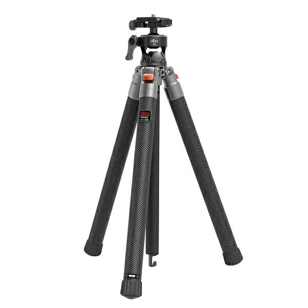 質量0.74kgと軽いカーボン5段三脚で、全高1,485mmまで伸びます。一脚としても使え中軸を逆付けすればローアングルにも対応するため、登山やアウトドアでの星空撮影にも向きます。■三脚+雲台の本体重量（約kg）： 0.74■三脚+雲台の本体寸法： 幅x奥行x高さ（約cm）： 6.6x6.6x41.0■三脚+雲台の最高全高（中軸を上げる時）（約cm）： 148.5■三脚+雲台の最高全高（中軸を上げない時）（約cm）： 122.5■三脚+雲台の最低全高（約cm）： 14.0■三脚の最大管径（約cm）： 2.5■三脚の最小管径（約cm）： 1.3■三脚の段数： 5■最大負荷（約Kg）： 8.0■中軸逆さ： 可■一脚利用： 可