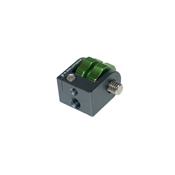 リバーサルアダプターは、汎用性の高いネジ径変換ツールです。3/8インチネジ穴を1/4インチネジに、または1/4インチネジ穴を3/8インチネジに変換するアダプターです。また、ネジに対して3/8インチ、1/4インチネジ穴が直角に配置されているため、角度をつけて取り付けできます。特にナインドットソリューションズ「5/8インチロッド」の先端の3/8インチネジ穴を1/4インチオスネジに変換することで、クランプなどさまざまな機材に接続する際に便利です。重量：65g耐荷重：最大30kg（垂直接続時）取付部：3/8インチネジ穴 ×1、1/4インチネジ穴 ×1、3/8インチネジ ×1、1/4インチネジ ×1