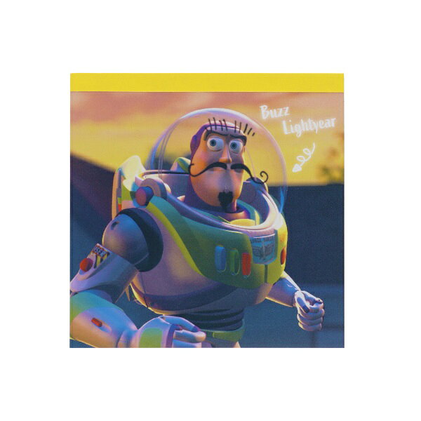?PIXAR COLLECTION?　代表的な6作品から、いつもとちょっと違うデザインで登場！スクエアメモ傷の付きにくいPET表紙。■柄：PIXAR■デザイン：トイストーリー B■内容：本文：4柄 各25枚 計100枚■パッケージ：なし■サイズ：95mm×95mm×10mm■材質：PET・紙