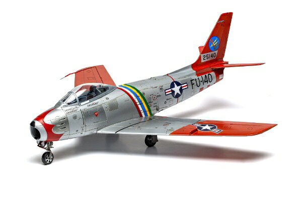 楽天ビック(ビックカメラ×楽天)のエアフィックス｜Airfix 1/48 ノースアメリカン F-86F セイバー｜アングル2