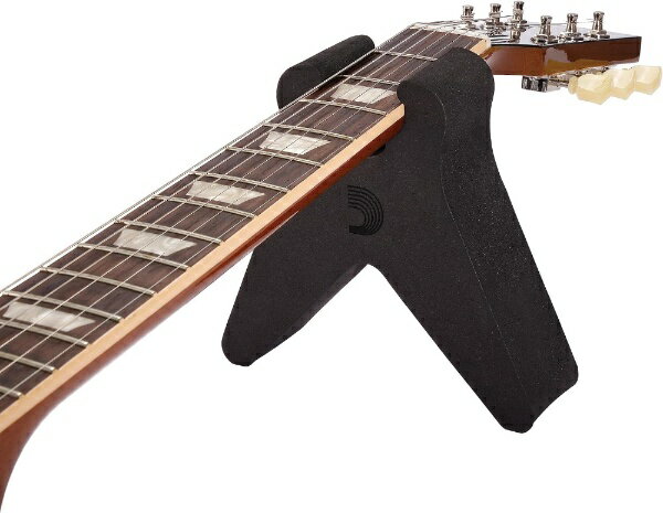 ・平らな表面をギタースタンドに変えます: 平らな面をギタースタンドに変えます。・用途: ギターを休ませたり、セットアップ、ギター弦の変更、フレットボードの掃除などのメンテナンスに。・REST GUITAR SAFE: 楽器の仕上げを損なうことなく、どこでも楽器の安全な休憩場所を作るのに最適なツールです。・弦楽器にフィット: ユニークなデザインにより、Universal Neck Restは様々な弦楽器のセットアップや弦の交換に最適なツールです。・ダダリオアクセサリー - 20年以上にわたり、DAddario Accessories(旧Planet Waves)は、世界中のミュージシャンにサービスを提供する革新的で問題解決の製品で業界をリードしてきました。