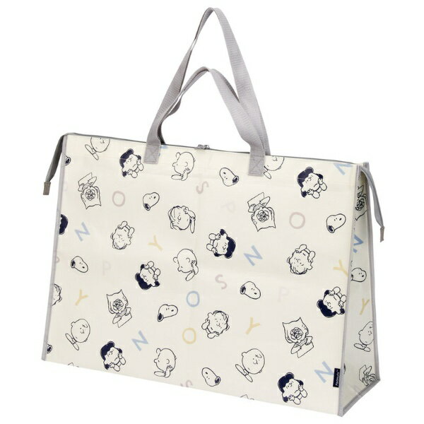 外側は水に強いレジャーシート素材。2WAYハンドル。Wファスナー。【商品サイズ（約）】サイズ： 630×450×マチ200mm（持ち手含まず）持ち手（長）： 25cm持ち手（短）： 16cm容量： 50L【材質】本体・持ち手： ポリエチレン※防水加工されておりませんので、バッグ内に溜まった水分が染み出てくる場合があります。※洗濯はお避けください。汚れた場合は水またはぬるま湯で薄めた中性洗剤を柔らかい布に含ませ、汚れをふき取って下さい。