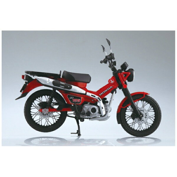 楽天ビック(ビックカメラ×楽天)の青島文化｜AOSHIMA 1/12 完成品バイク Honda CT125 ハンターカブ スカイネット グローイングレッド｜アングル2