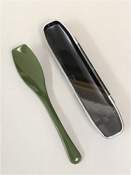 ご飯を食べやすいスプーンを持ち運べるようにケース付きにしました。