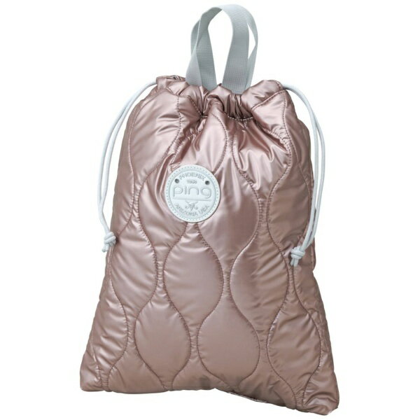 ”映える”軽量パフィーシリーズのシューズケース光沢感のあるPU素材が”映える”シューズバッグ。ラインストーンがポイントのワッペンでpingロゴを表現し、スポーティー感を抑えた上品なデザイン。・巾着タイプのシューズバッグ。・軽量で高級感のあるシャイニーなPU素材を使用。