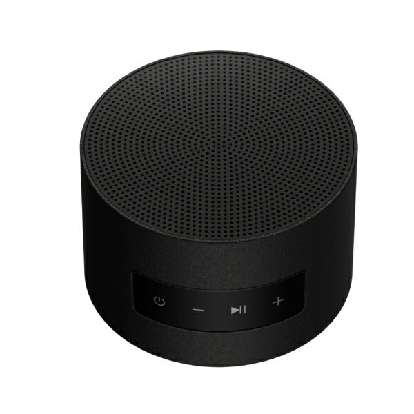 バスタイムをもっと自分らしくマグネットが内蔵されておりお風呂の壁面に簡単に吸着。防水規格IPX7に対応。シャワーの水や一時的な水没にも耐える防水設計で、バスルームでも安心。お気に入りの音楽をそばに置いて、自分だけのくつろぎ時間をもっと自由に。マグネットの磁力でどこにでも取り付けられるからバスルームだけでなく、洗面所、キッチン、デスク下、MagSafe対応のワイヤレス充電器にも。置くだけのワイヤレス充電に対応USB-typeCケーブルでの有線充電の他、ワイヤレス充電にも対応。ワイヤレス充電なら濡れた本体をさっと拭くだけ、充電器に置くだけで充電可能。もうUSB-Cポートが乾くまで待つ必要はありません。充電時間は有線で約120分、ワイヤレス充電なら約180分で満充電に。※USB充電器、ワイヤレス充電器は付属していません。※USB-Cポートは本体充電専用です。有線での音声データの入力はできません。※防塵性能はありません。屋外でのご使用時は埃や砂などの混入に十分ご注意ください。※USB-C端子接続は充電のみに対応しております。有線接続してもPCなどのスピーカーとしてはお使いいただけません。好きな時に好きな場所で好きな音楽を本体は重量160g、70mm×50mmの持ち運びやすいサイズ。お風呂に限らず、マグネットが吸着するところに簡単設置できます。リビングでくつろぐ時間、デスクでの作業、キッチンでの調理中。寝る前のBGMにもぴったりで、ご自宅のあちこちを簡単に音楽スポットに変えてくれます。1800mAhの内蔵バッテリーで約9時間の連続再生スピーカーのバッテリーは1800mAh内蔵。音量50％時、約8時間の連続再生が可能です。※本品にモバイルバッテリー機能はございません。マルチペアリングとステレオ再生に対応複数のデバイスを記録できるので、何度も設定は不要。スマホからでもタブレットからでも簡単に接続の切り替えが可能です。バススピーカーを2台同時接続すれば、音は左右に広がり、空間が立体的に。ステレオ再生によって、まるで音に包まれるような臨場感を演出します。音量の広がりもアップし、お風呂だけでなく、リビングでもお気に入りの音響空間に。
