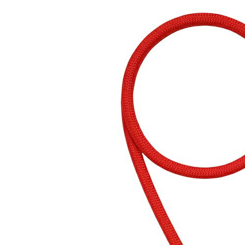 カメラの肩掛け用ロープストラップです。105cmから130cmまで長さの調節ができます。■商品詳細ソリッドカラー（単色）のカメラ用ロープストラップです。105cmから130cmまで長さ調節が可能です。プロ仕様の登山ロープは、高い強度と安全性を備えていますが、その密度の高さゆえに硬く、ショルダーストラップとしての快適性には課題があります。MR.STONEは用途の異なる登山ロープを比較し、数多くのメーカーを訪問し、理想の素材を探し続けました。最終的に自らロープ構造と編みの原理を学び直し、強度・耐久性・柔軟性のすべてを兼ね備えた新しいロープを開発することにしました。その結果、8ヶ月にわたる試行錯誤の末、美しさ・堅牢さ・快適さのバランスを徹底的に追求し、これまでにない使用感とデザインを両立したストラップが誕生しました。登山ロープの持つタフさと、洗練されたルックスを融合させた、全く新しいカメラ用の肩掛け用ロープストラップです。ストラップ部分は高強度ファイバーロープで、ロープの先端は牛革を手縫いで覆っています。カメラ本体には主に丸カンで取り付けます。丸カンの裏側にレザータブが付いていますので、カメラのボディーを傷つけません。ストラップ全長：約105〜130cmストラップ厚み（直径）：約9.5mm