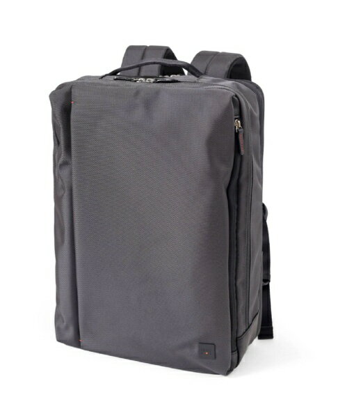 大きな15.6インチノートPCに対応したビズリュック。撥水・機能性を併せ持ったこのリュックは大切なパソコンを安全に持ち運べるのは勿論、必要なガジェットも収納できる便利なポケットが盛沢山でB4サイズにも対応しています。エキスパンダブルタイプで大容量なリュックです。泊りでの出張や、在宅ワーク等でオフィスと自宅の荷物の持ち運びの際は、マチ幅を拡張しより多くの荷物を収納することができます。本体サイズ：W30×H42×D15 (拡張時:20) cm