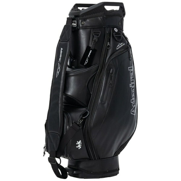AdmiralとSun Mountainのコラボレーションキャディバッグ。ロゴをプリントで配置。ソフトで高級感のある合成皮革を使用。持ち運びを考慮したハンドル付きの口枠仕様。フロントポケット下段は取り外し可能。ポケット多数、保冷ポケットや貴重品用ポケットも備え、収納力に優れる構造。口枠9.5型6分割、セパレーター6分割。サイズ・スペック口径:9.5型 / クラブ対応長さ:46インチ / 仕切分割:6分割 / 重量:4.3kg / クラブ収納数:14本※本表示は実寸となります。素材：合成皮革(PU)