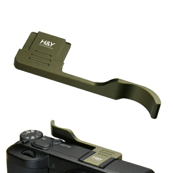 【製品特徴】■H&Y Thumb Grip for RICOH GR IV（サムグリップ リコー GR4 対応）は、RICOH GR IVシリーズ専用に設計されたカメラ用サムグリップです。■RICOH GR IV / GR IV HDF / GR IV Monochrome に対応しています。■親指を自然に掛けられる構造により、カメラを構えた際の安定性を高めます。■スリムでコンパクトなGRシリーズの操作性を損なわず、ホールディング性能を向上させます。■片手持ち撮影時でもカメラをしっかり保持しやすくなります。■安定したホールディングにより、スローシャッターでの手持ち撮影の成功率向上に寄与します。■軽量かつ耐久性に優れたアルミ合金素材を採用しています。■CNC削り出し加工により高精度に成形されています。■カメラとの一体感を重視した仕上げです。■カラーバリエーションとしてブラック、シルバー、ゴールデンオリーブを展開しています。【製品仕様】●製品タイプ：カメラ用サムグリップ●対応カメラ：RICOH GR IV / GR IV HDF / GR IV Monochrome●素材：アルミ合金●加工方法：CNC削り出し加工●カラー展開：ブラック / シルバー / ゴールデンオリーブ【付属品】●H&Y リコー GR IV対応サムグリップ本体です。【補足】▲GR IVシリーズの操作性を損なわない形状で設計されています。▲撮影時の安定したホールディングをサポートするアクセサリーです。【注意事項】◆本製品は、RICOH GR IVシリーズ専用設計です。◆RICOH GRシリーズの他モデルには使用できません。