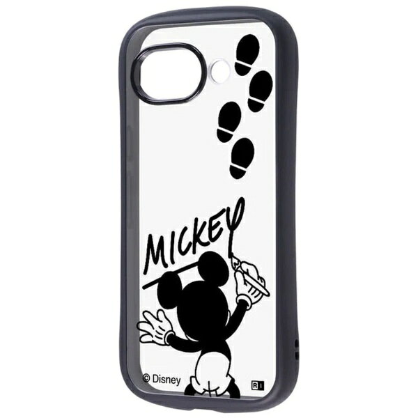 ミッキーのシックで可愛いらしいデザインと、衝撃に強い安心感を兼ね備えたハイブリッドケース。背面には傷に強いポリカーボネート、側面には厚みのあるTPU素材を使用し、高いフィット感と耐衝撃性を実現しています。カメラまわりにはリング形状の高めのフチを設け、レンズをしっかりと保護。アクセサリーの取り付けに便利なストラップホール付きです。