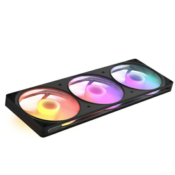NZXTのRGBファン「CORE」シリーズの後継機種。精密設計されたブレードとフレームの形状により静圧性能、風量が向上しました。通常の120mm、140mmに加え、複数のファンを1つのフレームに統合した360mm/420mmの「シングルフレームモデル」をラインナップ。待望の「リバースブレードモデル」も加わり、冷却と「魅せるPC」を両立させる新たなファンソリューションです。■取り付けの手間を劇的に減らす「オールインワンデザイン」3連（360mm/420mm）のファンを、継ぎ目のない1つの堅牢なフレームに統合した「シングルフレームモデル」を採用。従来のファンとは異なり、わずか4本のネジ留めと、たった1本の8ピンコネクタケーブルを接続するだけで設置が完了します。煩雑になりがちな配線を極限まで減らし、ビルド時間を大幅に短縮します。※8ピンコネクタで接続するためには、8ピンコネクタ搭載のNZXTマザーボード、もしくは別売の NZXT Control Hub をご利用いただく必要がございます。※360/420mmモデルには、汎用ARGB 3ピンコネクタへの変換するケーブルが付属。NZXT以外のシステムにもご利用いただく事が可能です。※120mm/140mmモデルはNZXT独自RGBコネクタ+汎用ARGB3ピンコネクタのRGB用ケーブル、PWMファンコネクタのファン回転用ケーブルの2本構成です。■静圧と風量を両立した「正確に設計されたエアフロー」最適化されたファンブレードとフレーム形状により、強力な静圧と豊かな気流（エアフロー）を同時に生み出します。空気の通り道が狭い水冷ラジエーターや、高密度なメッシュパネルへの取り付け時でも、抜群の透過力でシステム内部を効率よく強力に冷却します。また、防振コーナーが共振を最小限に抑え、高負荷時でも安定した冷却を実現します。■長期間の使用でも安心な「スムーズで長持ちするパフォーマンス」流体動圧軸受（FDB：Fluid Dynamic Bearing）の採用により、パーツ同士の摩擦を低減して高い静音性と長寿命化を達成。信頼性が高く静かな動作と60,000時間以上の寿命を実現します。■NZXT CAMによる「鮮やかなライティングカスタム」ファンブレード全体を包み込むように鮮やかな光が広がり、どの角度から見ても映えるモダンなライティングを演出。独自ソフトウェア「NZXT CAM」と完全連携することで、カラーや発光パターンの変更、回転数管理などを直感的な操作で思いのままにコントロール可能です。