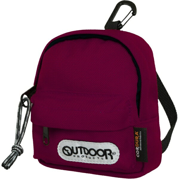 OUTDOOR PRODUCTSの定番デイパックをモチーフにした、遊び心あふれるミニリュック型ポーチです。 本体サイズは約H12×W10×D4cmのコンパクト設計で、イヤホンや鍵、小銭、アクセサリーなどの小物収納に便利です。 付属のカラビナを使えば、リュックやトートバッグ、ベルトループなどへ手軽に取り付け可能。必要なアイテムへスムーズにアクセスできます。 素材には耐久性に優れたコーデュラナイロンを採用し、デザイン性だけでなく実用性にも配慮しました。 落ち着きと華やかさを兼ね備えたボルドーカラーは、バッグアクセサリーとしてコーディネートのアクセントにも最適。 普段使いはもちろん、旅行やアウトドア、フェスなどさまざまなシーンで活躍する便利なミニポーチです。