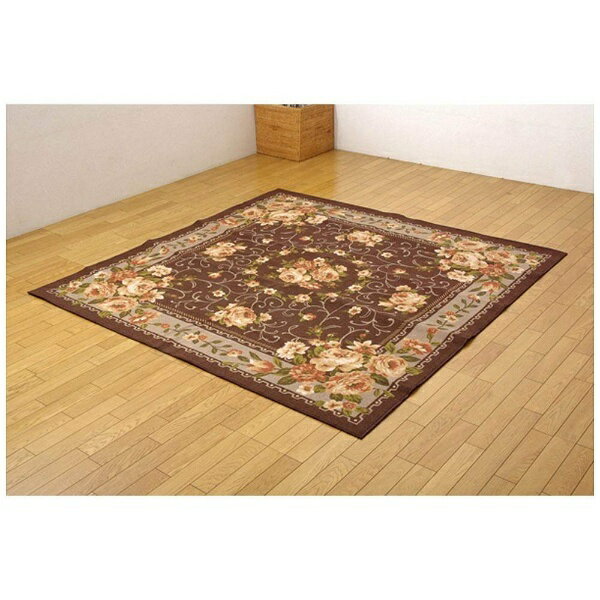 絵羽柄のカーペットです。表地には撥水加工を施しておりますので、汚れにくくお手入れも簡単です。表地のパイル部分にはナイロンを使用しています。ナイロンは強度や摩耗に強く、速乾性があり、また遊び毛も出にくいなどの特徴があります。ダイニングカーペッ...