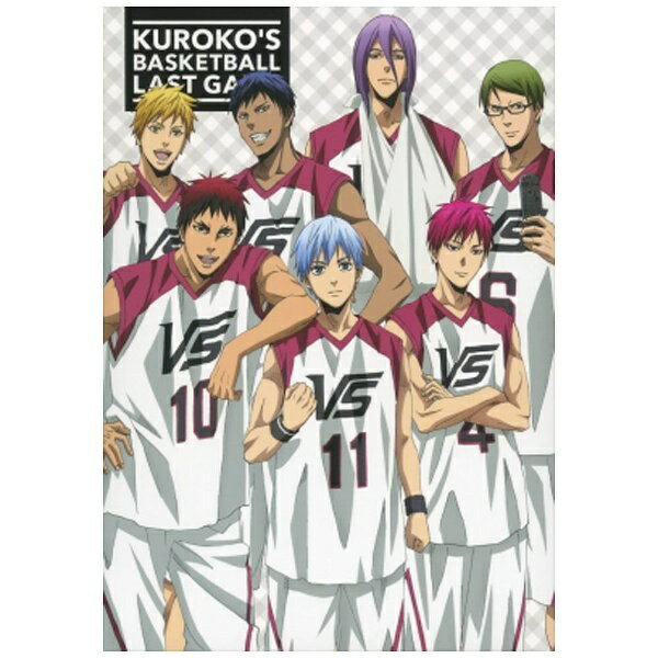 興行収入10億円突破の大ヒットロングラン！アニメ「黒子のバスケ」の集大成となる劇場版が、特典満載のBlu-ray＆DVDで登場！【ストーリー】誠凛高校バスケ部に入部した黒子テツヤと火神大我。抜群のセンスを持つ火神に対し、黒子は誰もが驚くほど影が薄い存在だった。だが、黒子は強豪・帝光中学で「キセキの世代」と呼ばれた5人の天才と共に戦う“幻の6人目（シックスマン）”として活躍していた。“影”と“光”の名コンビとなった二人が主戦力となり、誠凛バスケ部はウインターカップ出場を果たす。そして「キセキの世代」との激戦の末、ついに全国制覇を成し遂げた。黒子たちは2年生となり、夏が終わるころ、アメリカから注目のストリートバスケットボールチーム「Jabberwock（ジャバウォック）」が来日した。しかし親善試合で彼らが見せたのは、圧倒的な実力で日本チームをねじ伏せ、日本のバスケを嘲笑う姿だった。その態度に激怒したリコの父・景虎は黒子と火神、そして「キセキの世代」を集め、Jabberwockにリベンジマッチを宣言する！今回限りの最強ドリームチーム「VORPAL SWORDS（ヴォーパル・ソーズ）」、ここに集結！！【特装限定版特典】■特典ディスク（舞台挨拶の模様をダイジェストで収録！）・初日舞台挨拶：3月18日、新宿ピカデリーにて（登壇：小野賢章、小野友樹、神谷浩史、諏訪部順一、小野大輔、木村良平、鈴村健一、緑川光、稲田徹、多田俊介監督）・京都舞台挨拶：4月8日、MOVIX京都にて（登壇：小野賢章、神谷浩史）・秋田舞台挨拶：4月22日、TOHOシネマズ秋田にて（登壇：鈴村健一、谷山紀章）・ロングラン御礼舞台挨拶：5月25日、新宿ピカデリーにて（登壇：小野賢章、小野友樹、神谷浩史）■劇場版追加エピソード・藤巻忠俊原案ネーム（加筆ver．）→原作・藤巻忠俊先生が劇場版のために描き下ろした追加エピソードの原案ネームを収録！■キャラクターデザイン・菊地洋子描き下ろしイラスト特製収納ケース■劇場版エンドカードイラストシート■特製ブックレット(C)藤巻忠俊／集英社・劇場版「黒子のバスケ」製作委員会