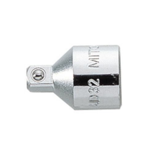 ●3/8インチ(9.5mm)→1/4インチ(6.35mm)へ変換するアダプター■品番：AD32■凹差込角：9.5(3/8)■凸差込角：6.35(1/4)■DΦ：18mm■L：26mm■重量：24g