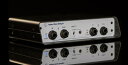 ・豊潤かつ強力なトーンを放つ Rupert Neve Designs 製カスタムトランス ・様々な楽器に対応する並外れたパフォーマンス ・ディスクリートFETアンプがもたらす比類なき明瞭なサウンド ・長いケーブルを使用した場合でも信号損失を最小限に留める ・過酷なツアーや現場に耐え得る頑丈な金属製フレーム ・全周波数帯において安定している位相 ・デュアル48Vファンタム電源駆動 ■2チャンネル・アクティブ・トランス・DI RNDI-S で得られるシグネチャーサウンド、それは Rupert Neve Designs がカスタム設計したトランスとクラスAディスクリートFETアンプから生み出されます。これらの要素を慎重に調和した結果、個性と活力溢れるダイレクトサウンドが実現しました - ベース、ギター、キーボード、アコースティック楽器から業務用ラインレベルのソース、そして3.5mmジャックを備えた民生用機器に至るまで、その倍音と奥行きを余すことなく伝えます。 ポータブルさと力強さ、そして称賛される 「Rupert Neve」 の名にふさわしいトーンをもたらすこの RNDI-S が、ステレオあるいはモノラルのダイレクトソースを一層輝かせてくれることでしょう。