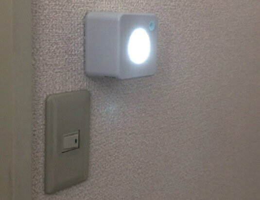 リーベックス REVEX センサーライト やさしく光る角型 ホワイト SL102 白色 乾電池式 biccamera-12915384 楽天ビック(ビックカメラ×楽天) サンプル画像3