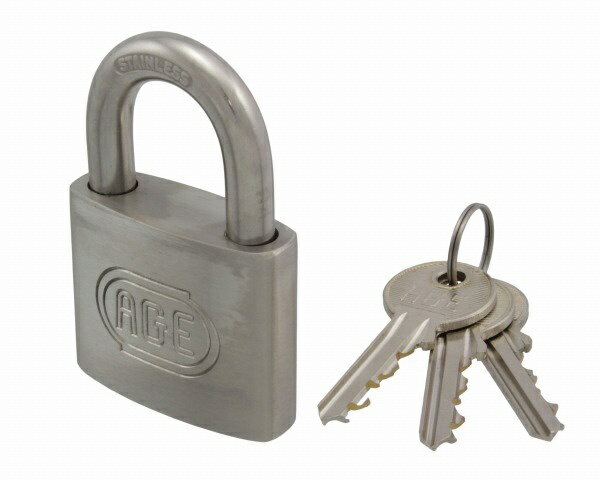 サビに強い汚れに強い高強度本体： ステンレス ツル： ステンレス シリンダー： 真鍮 鍵： 真鍮◆ダブルロック機構ツルは2つの爪でロックする機構です。防犯性が高く衝撃を受けても外れにくい構造です。◆サビに強いステンレス製