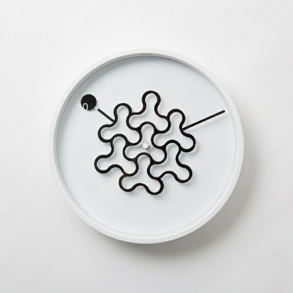 幾何学模様の長針と短針が、様々な柄を作り出します。■ピタリと針が重なった柄だけでなく、変わりゆく柄が空間を彩ります。長針と短針自体がデザインされた掛け時計■見るタイミングにより、様々な模様を楽しめます。