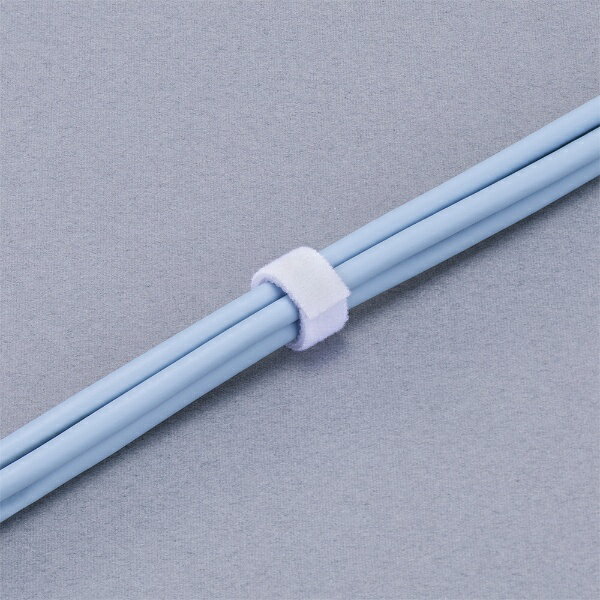 ケーブルの固定や結束に最適。ハサミ不要で、手で好みの長さに切れる面ファスナー■手で切れて好きな長さで使えるミシン目付きハサミなどを使わずに手で好きな長さに切って使える面ファスナーです。■ケーブルが傷つきにくい幅広タイプ表裏がくっつき、巻くだ...