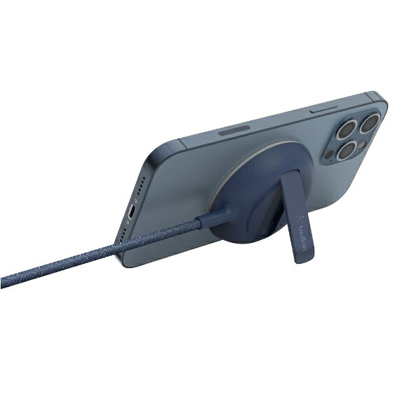 MagSafe対応iPhone 12/13シリーズを充電スタンドに置くだけで充電。また、AirPodsへのワイヤレス充電にも最適化されています。