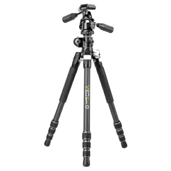 VEO 3T+はオールインワン三脚シリーズ。堅牢でスタイリッシュでありながら、優れた汎用性を備えています。操作が簡単なマルチアングルセンターコラム(MACC)は、360°どの方向にも動かすことが可能でマクロから風景まで、あらゆるスタイルの撮影に最適です。●キャノピーには航空機にも使用される高品質なアルミニウムを採用●開脚調節ボタンは大きく素早く設置可能●MACC（マルチアングルセンターコラム）により様々な角度で撮影が可能●センターポールのエンドフックには重りを吊り下げ、より安定感を増すことが可能●VEO MA-1が付属し複数の機材を搭載可能●脚部（一本）を取り外し一脚として使用可能●メンテナンス可能なツイストロック●ゴム足・スパイクに切替可能な石突き●アンチショックリングにより機材への衝撃を和らげる●専用キャリングケース付属 ※本商品が対象となるクーポンは、その期間終了後、同一内容でのクーポンが継続発行される場合がございます。