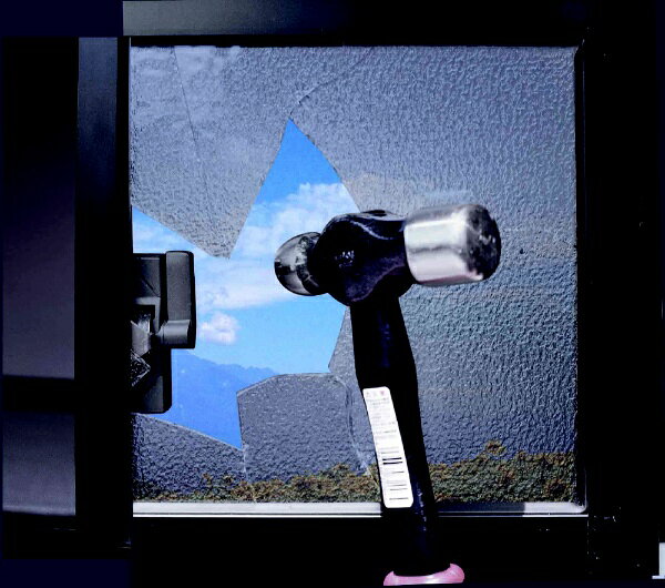 ノムラテック Nomura Tec 防犯フィルム(50) N-2080透明ガラス専用 40x50cm 2枚入 biccamera-14007966 楽天ビック(ビックカメラ×楽天) サンプル画像2