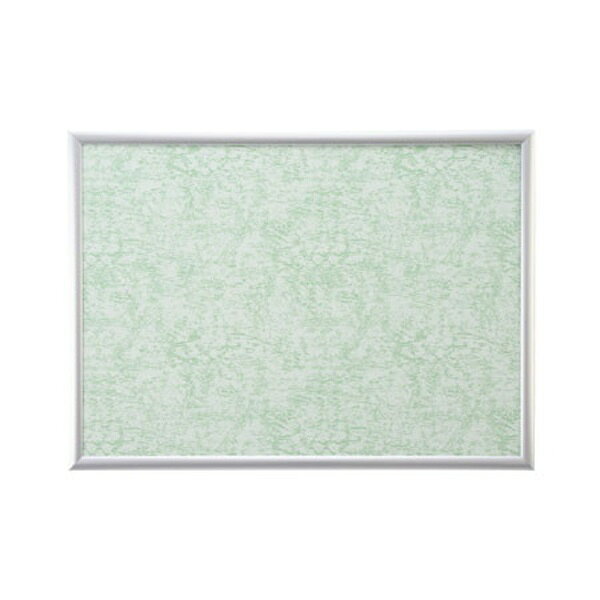 どんなお部屋にも合うシンプルデザインのアルミ製フレーム光沢を放ちつつも落ち着いたメタリック感のシルバー。■バネ状トンボでポスターもぴったりフィットバネ状トンボを使用しているため、パズルだけでなく薄い紙から2.2mmの厚紙までシワにならずにピッタリ収まる！■UV（紫外線）カットセルカバー使用長期間フレームを飾る場合でもジグソーパズルの色あせ、劣化を防ぎます！【仕様】・サイズ：38×53cm・対応パネルNo.：5-B