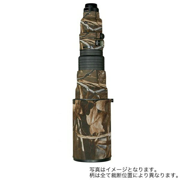 ひとつひとつ手作りされる、レンズの鏡筒をキズから守る保護カバーです。これは単なるカバーではなく、使用感を損なわない薄目約2mm厚のネオプレーン生地を使用し、裏には滑り止め加工が施されており、開きの大きな花形フードにも食い付きが良いのが特徴です。