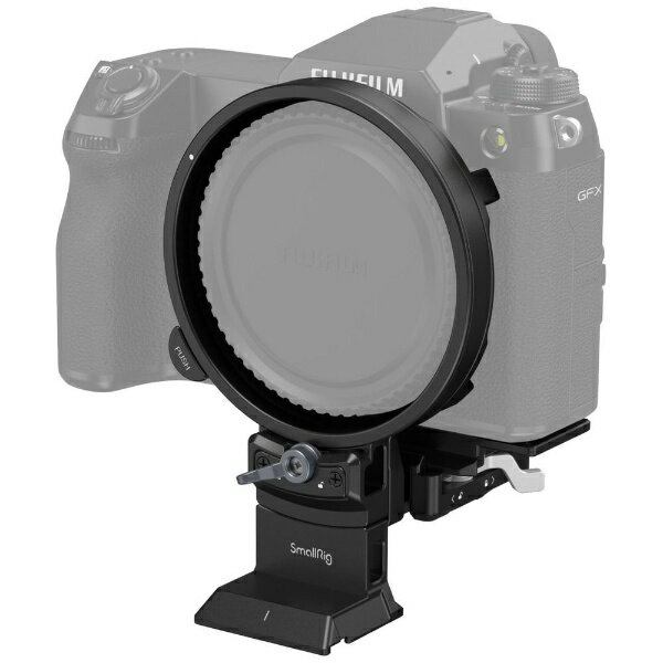 SmallRig FUJIFILM専用GFXシリーズカメラ用回転式水平垂直マウントプレートキット 4305は、レンズの光軸を調整することなく、水平撮影と垂直撮影を素早く切り替えることができるように設計されています。LCDフリップスクリーンとポートへのフルアクセスを維持し、傷やねじれを防ぐパッドを内蔵しています。アルカスイスクイックリリースプレートは、FUJIFILM GFX100S / GFX50S IIカメラを数秒でロックまたはリリースし、DJI RSシリーズのジンバルに適合します。アルカタイプ/マンフロットRC2三脚とDJI RSシリーズジンバルに対応するレンズリングマウントプレートは、ノブのロックを解除するだけで90度回転し、水平撮影と垂直撮影を切り替えることができます。底部の1/4-20と3/8-16のネジ穴は、他のクイックリリースプレートにも対応しています。 ベースプレートにはQDマウント、リストストラップ3848用のストラップホール、取り付けと取り外しが簡単なマグネット式デュアルヘッドレンチがあリます。■主な特長1. レンズの中心を変えることなく、一瞬で横位置から縦位置へ切替ができる。2. 収納と携帯に便利なモジュラーデザイン、クイックリリースレンズカラーサポート。3. ボタンやポート（LCDフリップスクリーン、バッテリードア、カードスロット）にフルアクセス。4. アルカスイス/マンフロットRC2三脚に対応。5. 1/4-20ネジ穴、3/8-16ネジ穴（ハンドル、マジックアーム、プレート等用）。■互換性FUJIFILM GFX100S / GFX50S IIFUJIFILM GFX100 II■同梱物回転式水平垂直取付プレート x 1 コネクティングプレート×1アルカスイスクイックリリースプレート＆アルカスイスベースプレート×1六角レンチ×1■ご注意取り付け/取り外しの前にレンズを取り外してください。■スペック製品寸法：144 x 100.6 x 100.1mmパッケージ寸法：184 x 101 x 57mm本体質量： 236g±5gパッケージ重量：321g±5g素材：アルミニウム合金、ステンレススチール