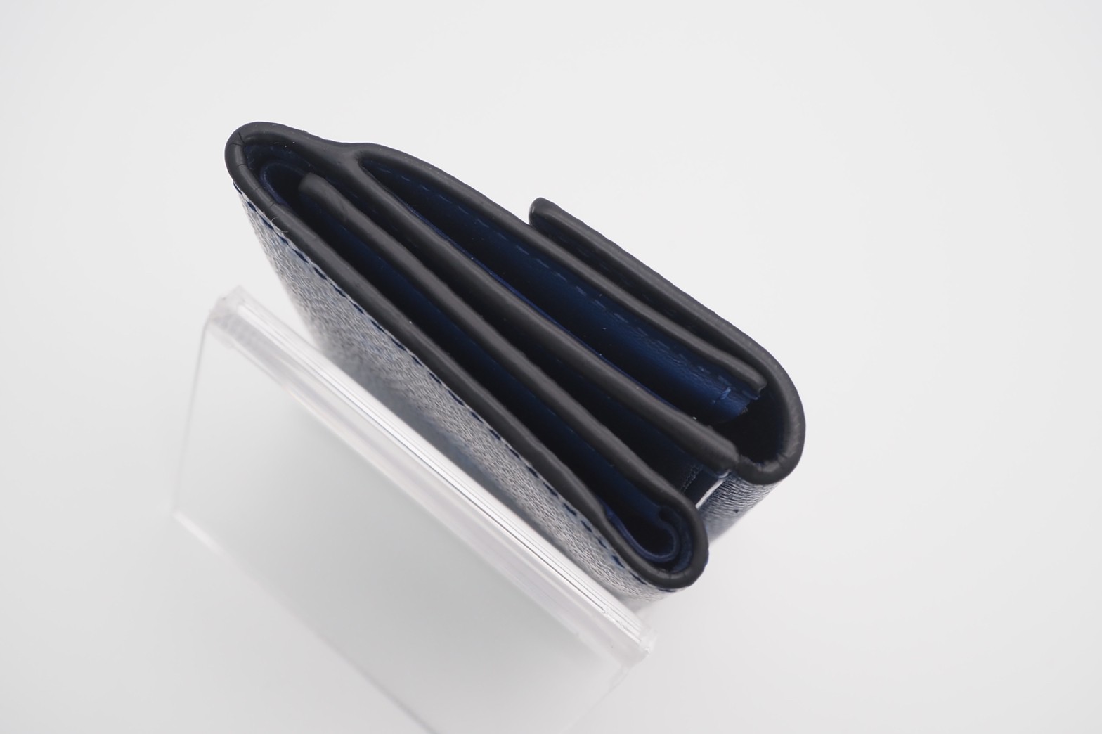 ☆安心の3大保証☆ABランク≪LOUISVUITTONルイヴィトン/三つ折り財布≫M67620タイガラマディスカバリーコンパクトウォレットコバルトブルー美品送料無料【中古】