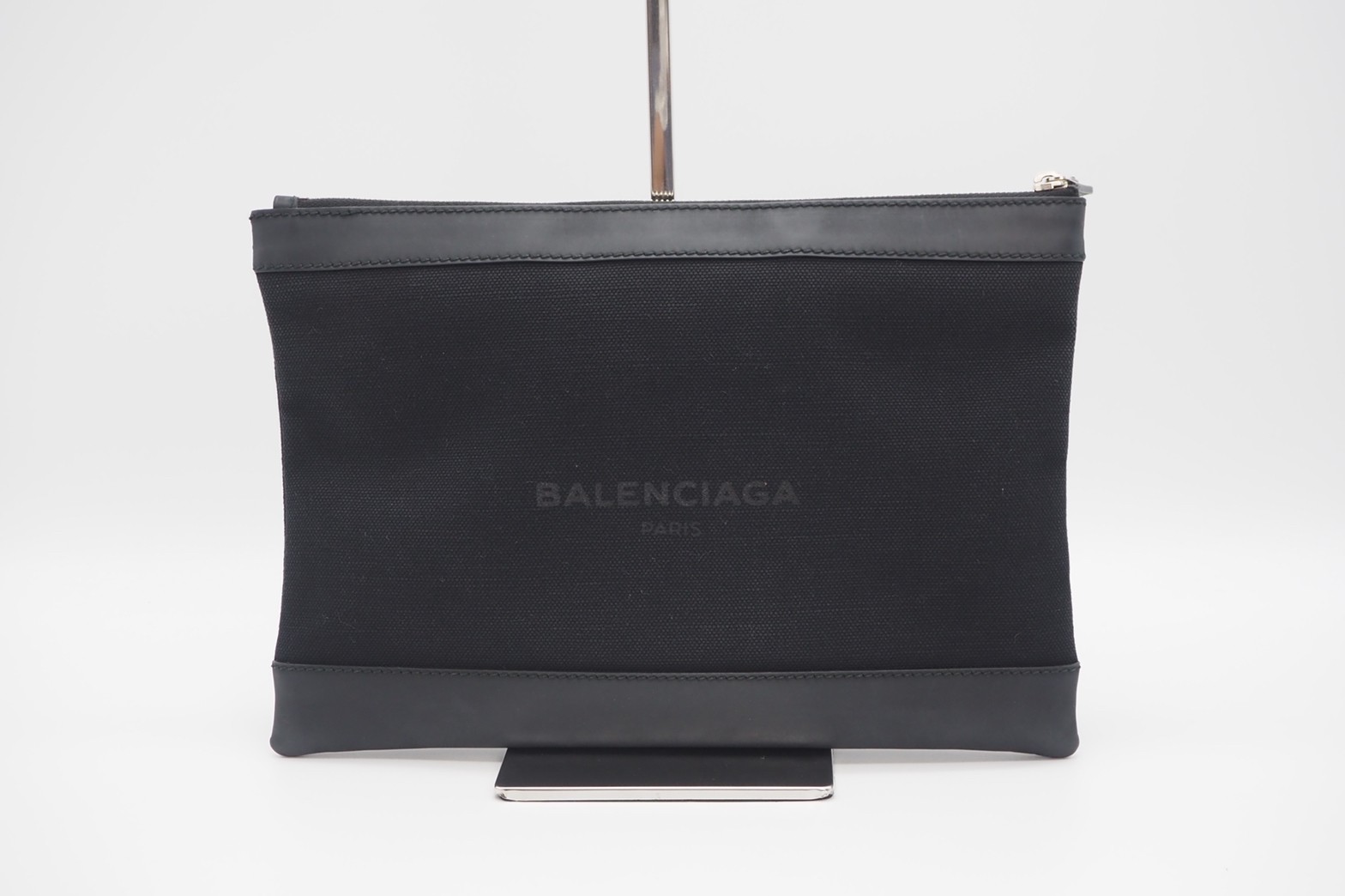 ☆安心の3大保証☆ ABランク ≪BALENCIAGA バレンシア/クラッチ バッグ≫ 373834 BALENCIAGA バレンシアガネイビークリップ M ブラック 美品 送料無料【中古】