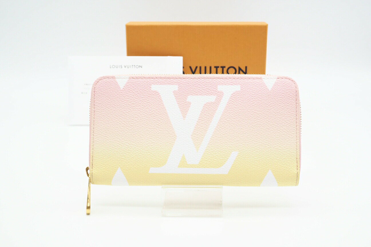 楽天リユースショップ BICLOCK☆安心の3大保証☆ ABランク ≪LOUIS VUITTON ルイ ヴィトン/ジッピーウォレット≫ M80361 モノグラム ジャイアント バイ ザ プール ピンク 送料無料【中古】