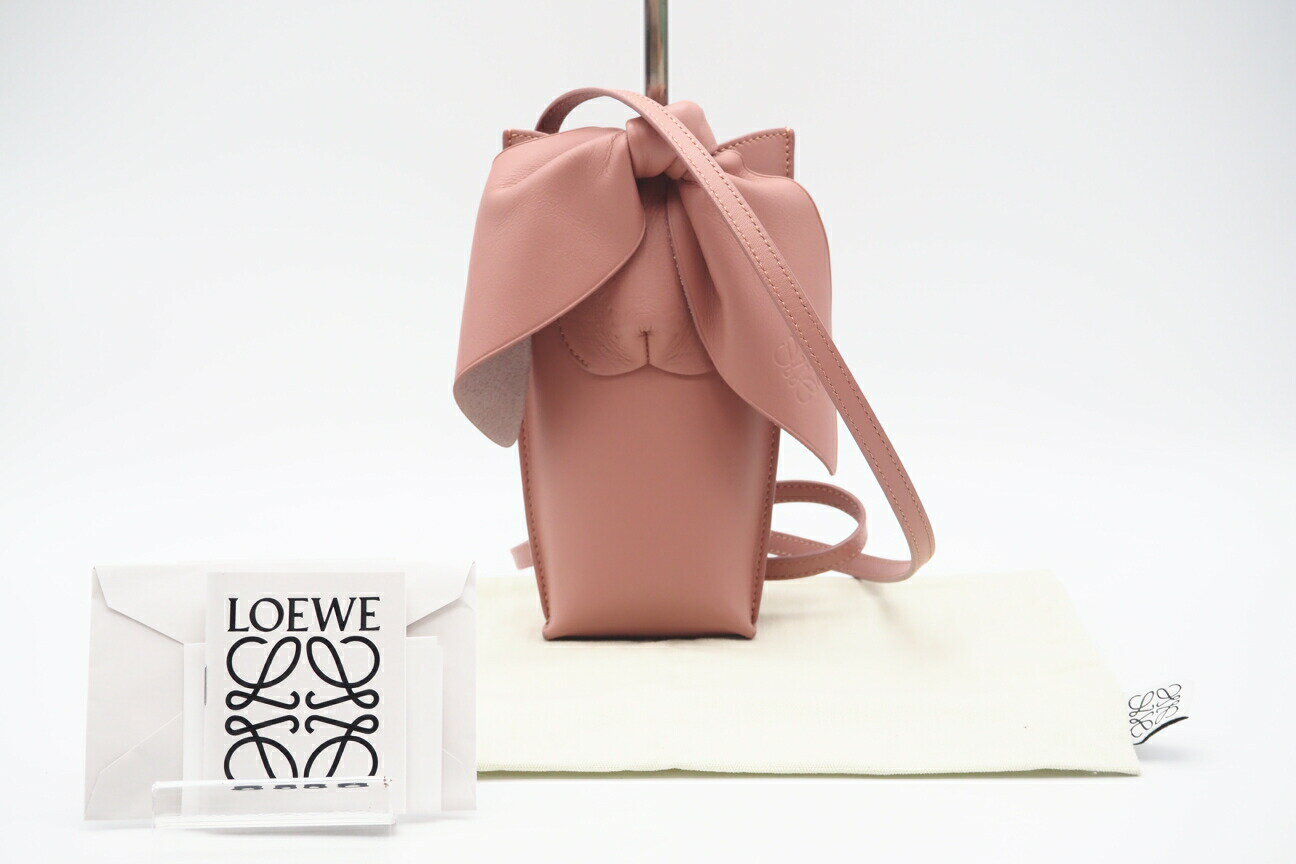 ☆安心の3大保証☆ Aランク ≪LOEWE ロエベ/ショルダーバッグ≫ C623W48X01 レザー ロエベ バニーポケット レザー ピンク 極美品 送料無料【中古】のサムネイル