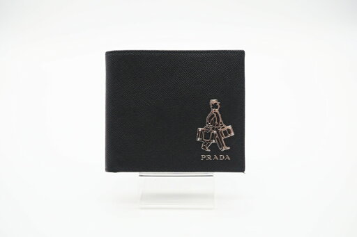 ☆安心の3大保証☆ Aランク ≪PRADA プラダ/二つ折り財布≫ 2MO738 サフィアーノ レザートラベル コンパクトウォレット ブラック 極美品 送料無料【中古】 ☆安心の3大保証☆ Aランク ≪PRADA プラダ/二つ折り財布≫ 2MO738 サフィアーノ レザートラベル コンパクトウォレット ブラック 極美品 送料無料【中古】