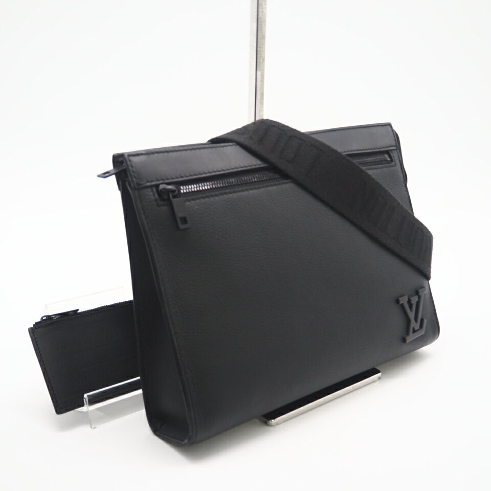 ★3日以内返品可★ LOUIS VUITTON ルイ・ヴィトン LVアエログラム メッセンジャー ヴォワヤージュ ノワール M59329 2wayショルダーバッグ ブラック レザー メンズ【中古】