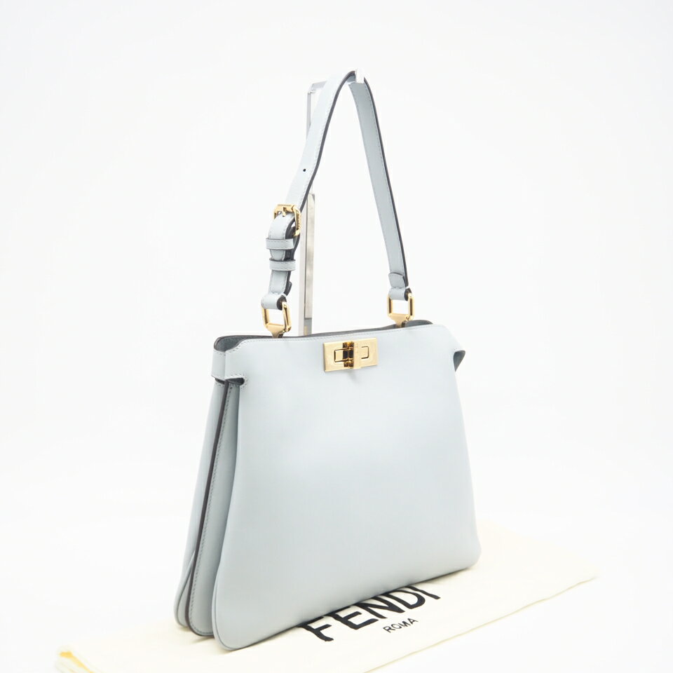 FENDI - ★3日以内返品可★ 美品 FENDI フェンディ カメリアレザー フェンディ ピーカブー ソフト ミディアム レザー ハンドバッグ 8BN353 2wayハンドバッグ ブルー レザー レディース【中古】