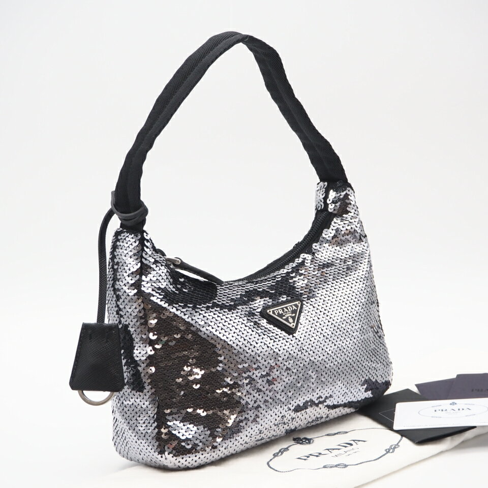 VANESSA BRUNO - ★3日以内返品可★ 未使用 PRADA プラダ ナイロン Re-Edition スパンコール ホーボー ナイロン ハンドバッグ WS22477 ハンドバッグ シルバー ブラック ナイロン スパンコール レディース【中古】