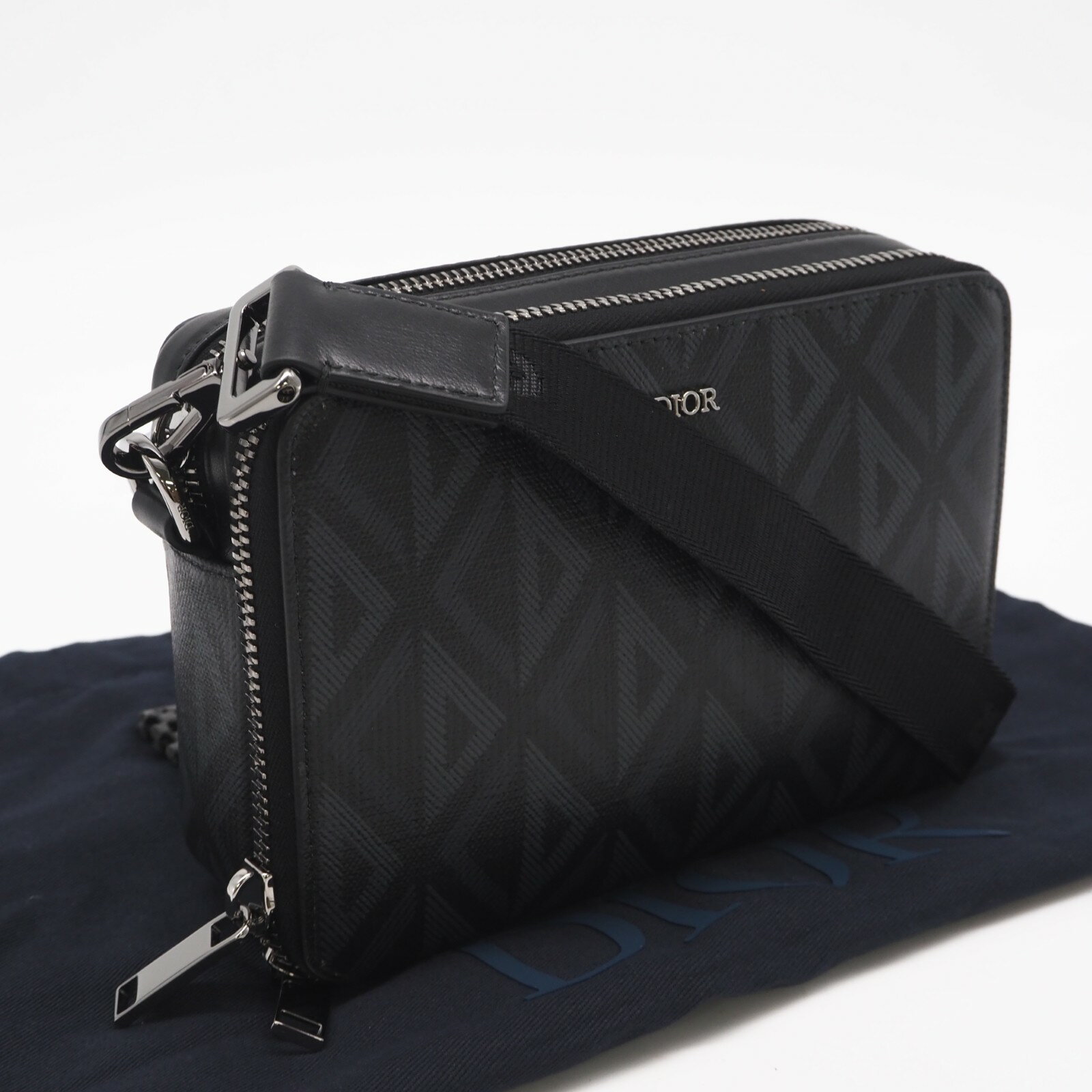 Dior ボディバッグ CDダイヤモンド　ネイビーブルー　美品　レア Christian Dior Canvas Toile De Jouy Reverse Embroidered Medium