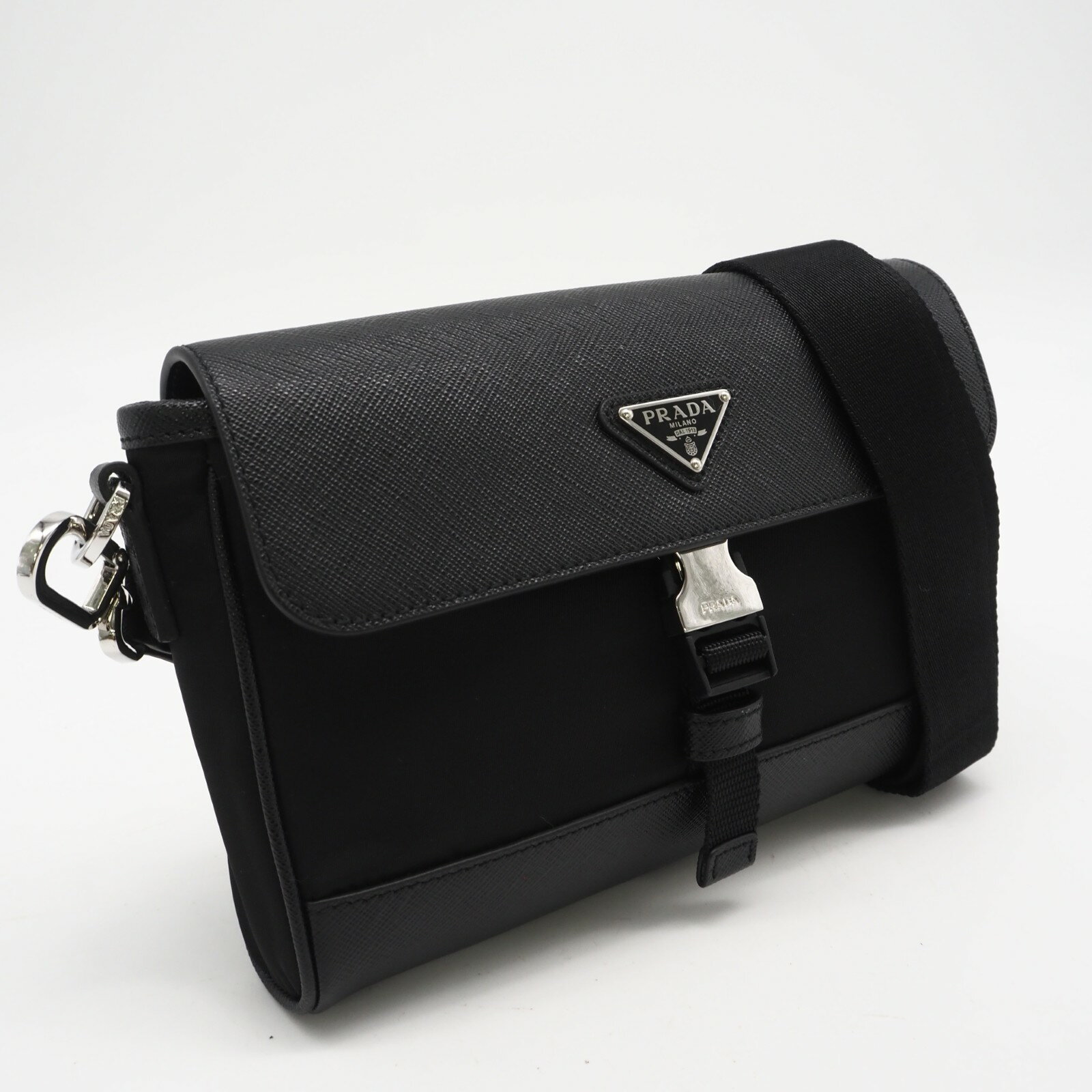 PRADA - ★3日以内返品可★ 極美品 PRADA プラダ テスートサフィアーノ Re-Nylon ショルダーバッグ 2VD053 ショルダーバッグ ブラック ナイロン サフィアーノ メンズ【中古】