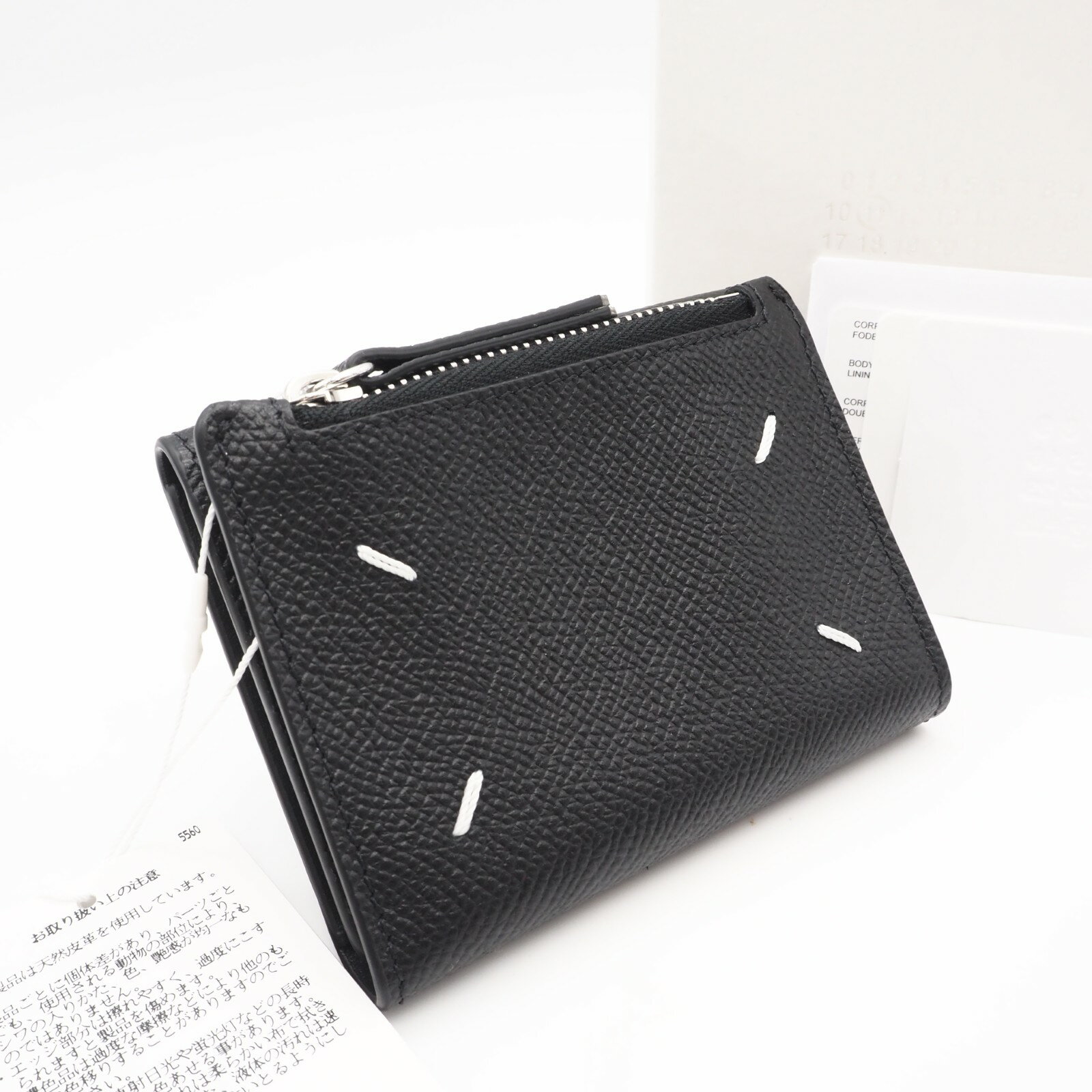 B, C, D, G, J, L, S, T, Z - ★3日以内返品可★ 極美品 MAISON MARGIELA メゾンマルジェラ カーフスキン PHOTO TRIFOLD WALLET SA2UI0018 三つ折り財布 ブラック カーフレザー メンズ【中古】