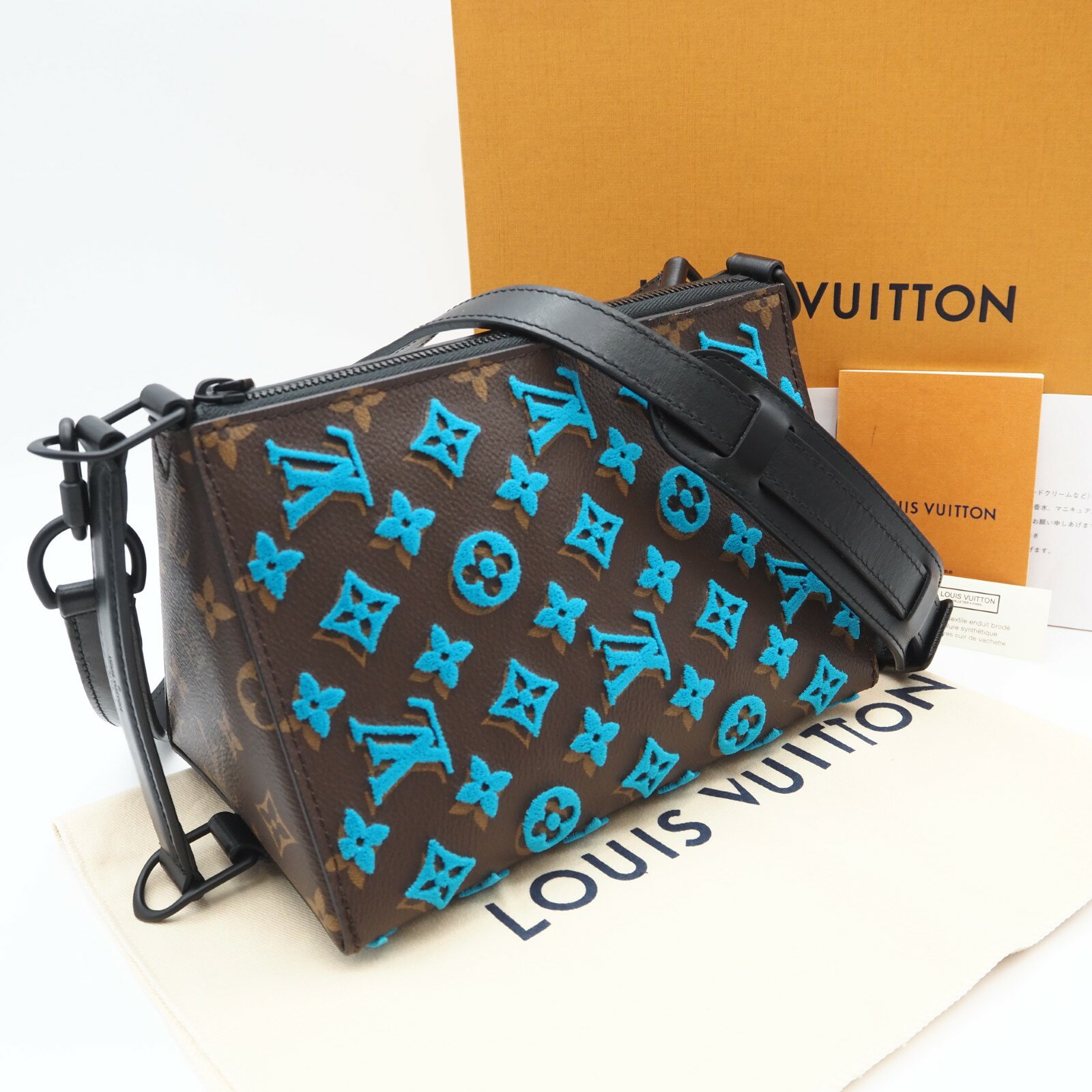 Rakuten - ★3日以内返品可★ 美品 LOUIS VUITTON ルイ・ヴィトン モノグラム タフタージュ トリアングル メッセンジャー M45078 2wayショルダーバッグ ブラウン ベージュ ブルー コーティングキャンバス レザー メンズ【中古】