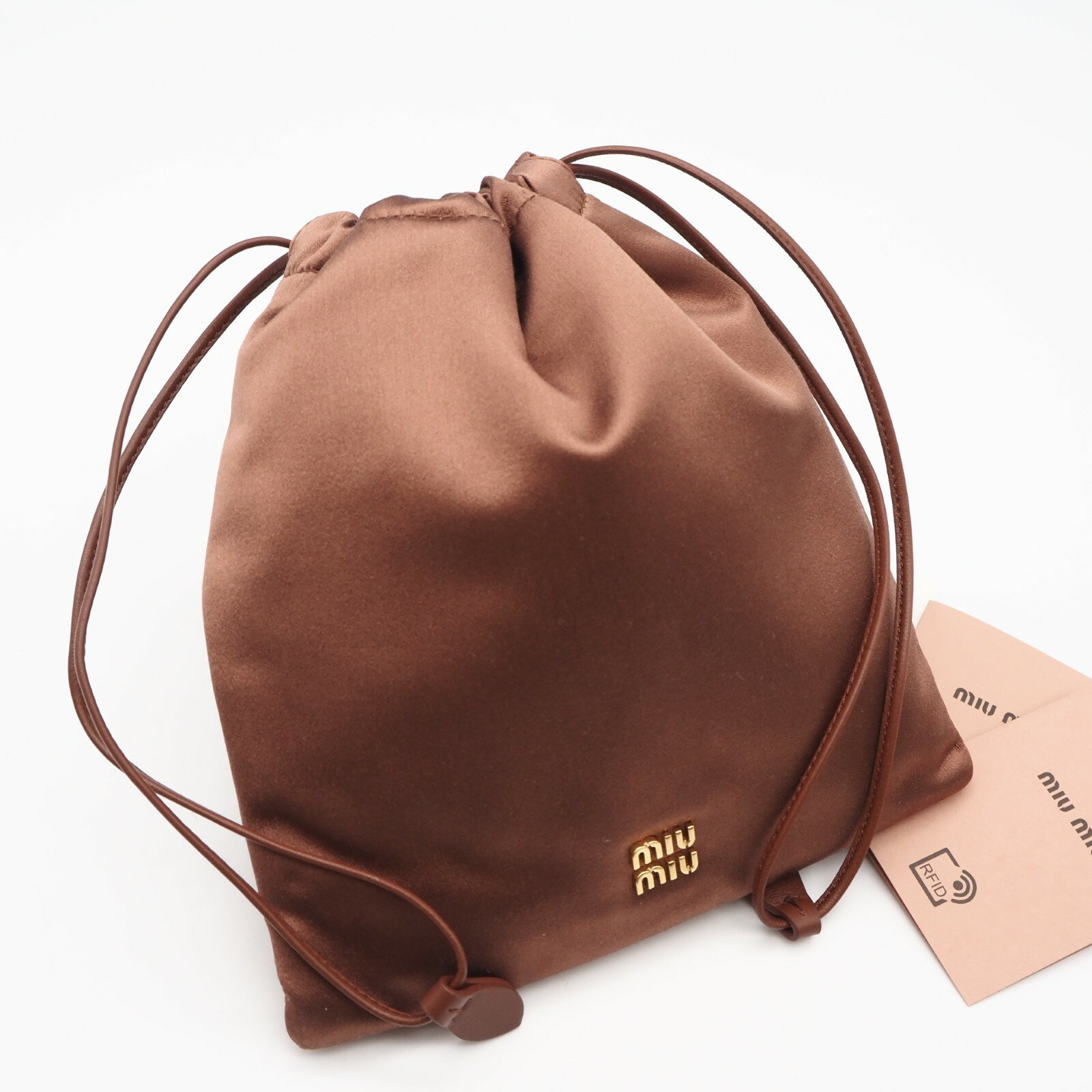 Rakuten - ★3日以内返品可★ 極美品 MIUMIU ミュウミュウ サテン ドローストリング ポーチ 5NG010 ポーチ ブラウン サテン レディース【中古】