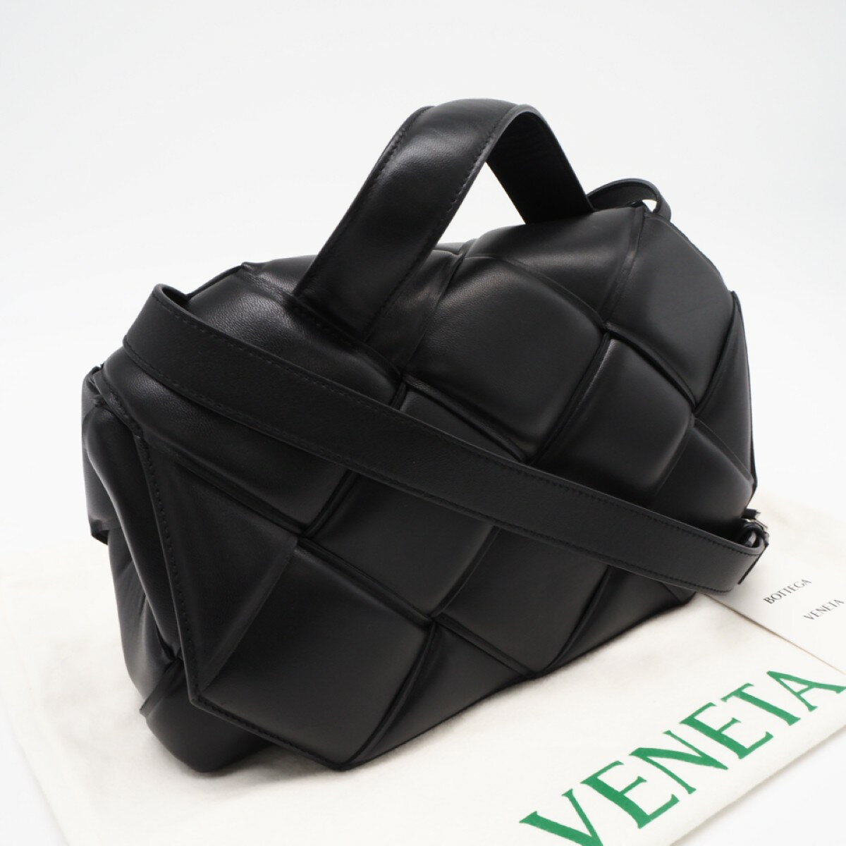 Rakuten - ★3日以内返品可★ 美品 BOTTEGAVENETA ボッテガヴェネタ ラムスキン マキシイントレチャート トップハンドル 2WAYバッグ 632647 2wayショルダーバッグ ブラック ラムスキン レディース【中古】
