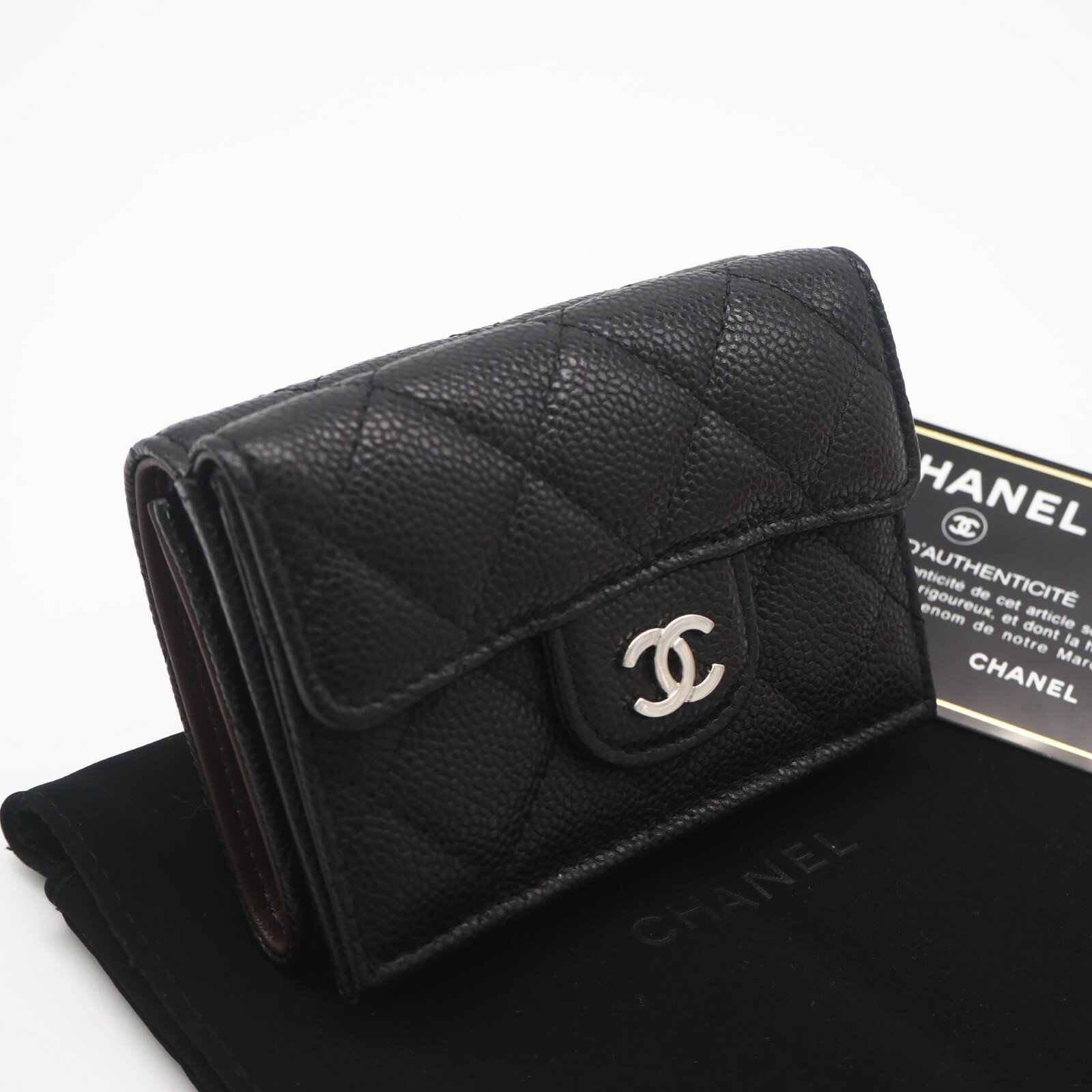 Rakuten - ★3日以内返品可★ 極美品 CHANEL シャネル キャビアスキン クラシック スモール フラップ ウォレット AP0230 三つ折り財布 ブラック キャビアスキン レディース【中古】