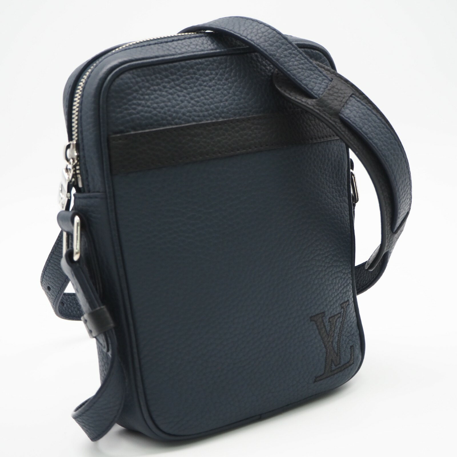 Rakuten - ★3日以内返品可★ 美品 LOUIS VUITTON ルイ・ヴィトン トリヨン ダヌーブPM M55168 ショルダーバッグ ネイビー トリヨンレザー メンズ【中古】